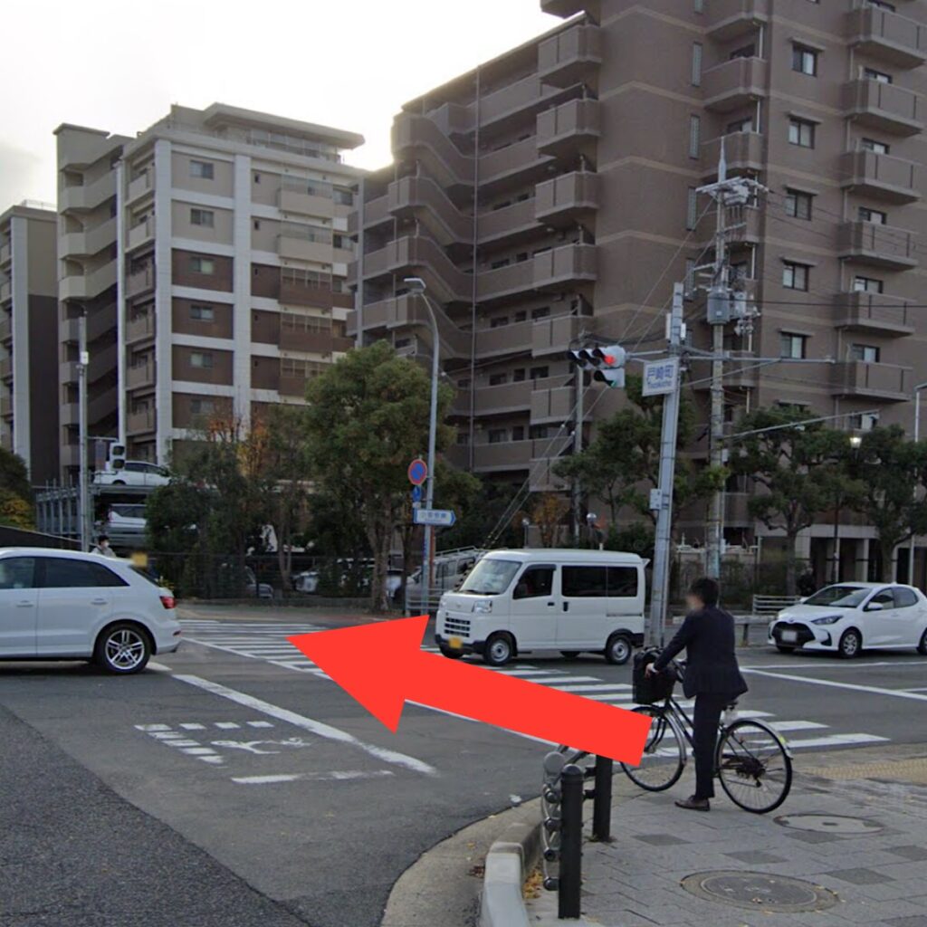 バス停から交差点まで